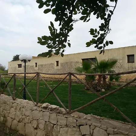Tenuta Cancaleo 게스트하우스 *